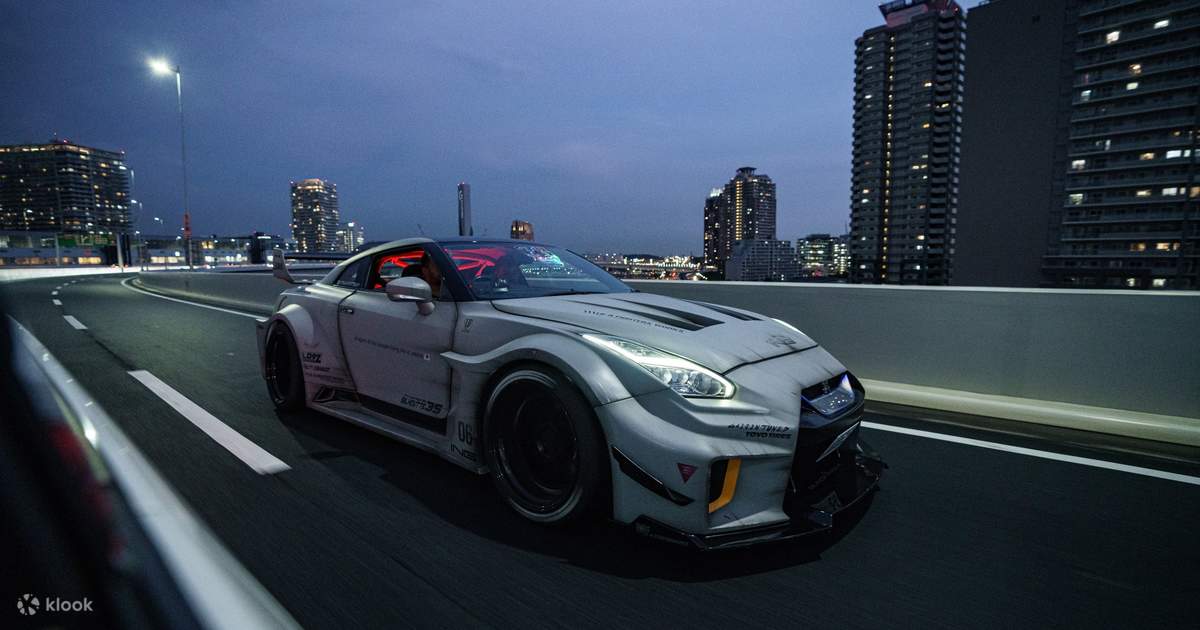 Tokyo and Daikoku Parking Area Tour with Riding Gt-r R35 from